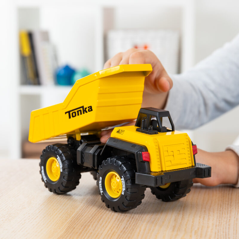 Tonka Classic Dump Truck - US 6914